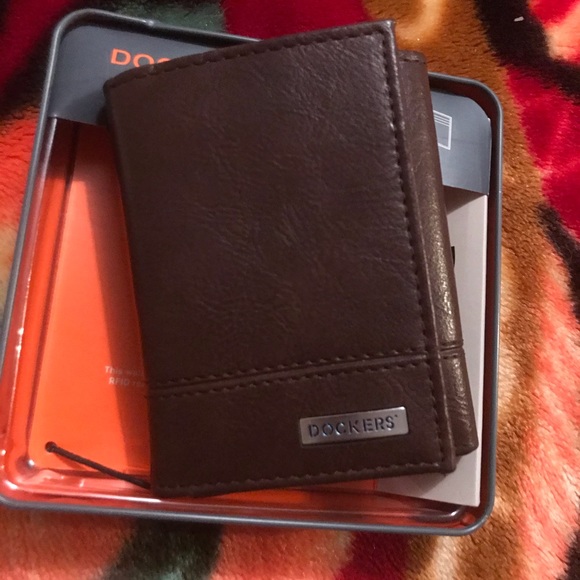Men’s dockers wallet - Picture 3 of 3